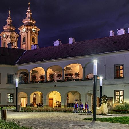 Foter Apartman Eger Zewnętrze zdjęcie