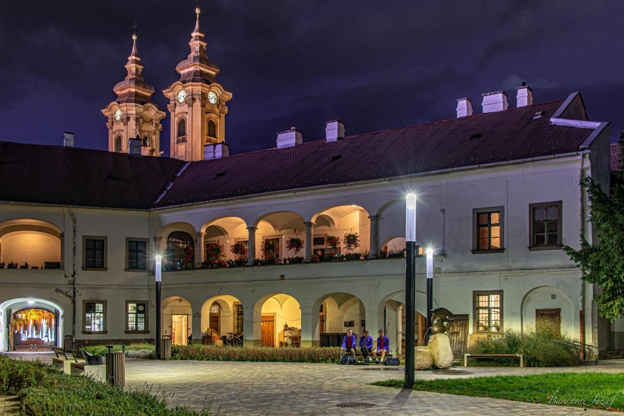 Foter Apartman Eger Zewnętrze zdjęcie
