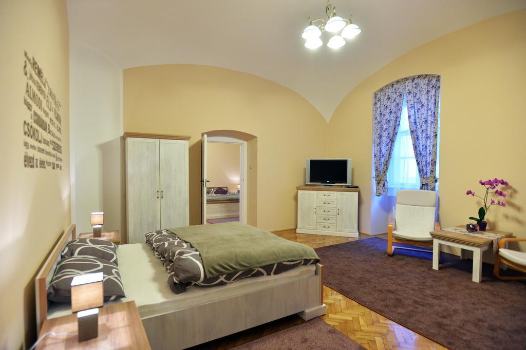 Foter Apartman Eger Zewnętrze zdjęcie
