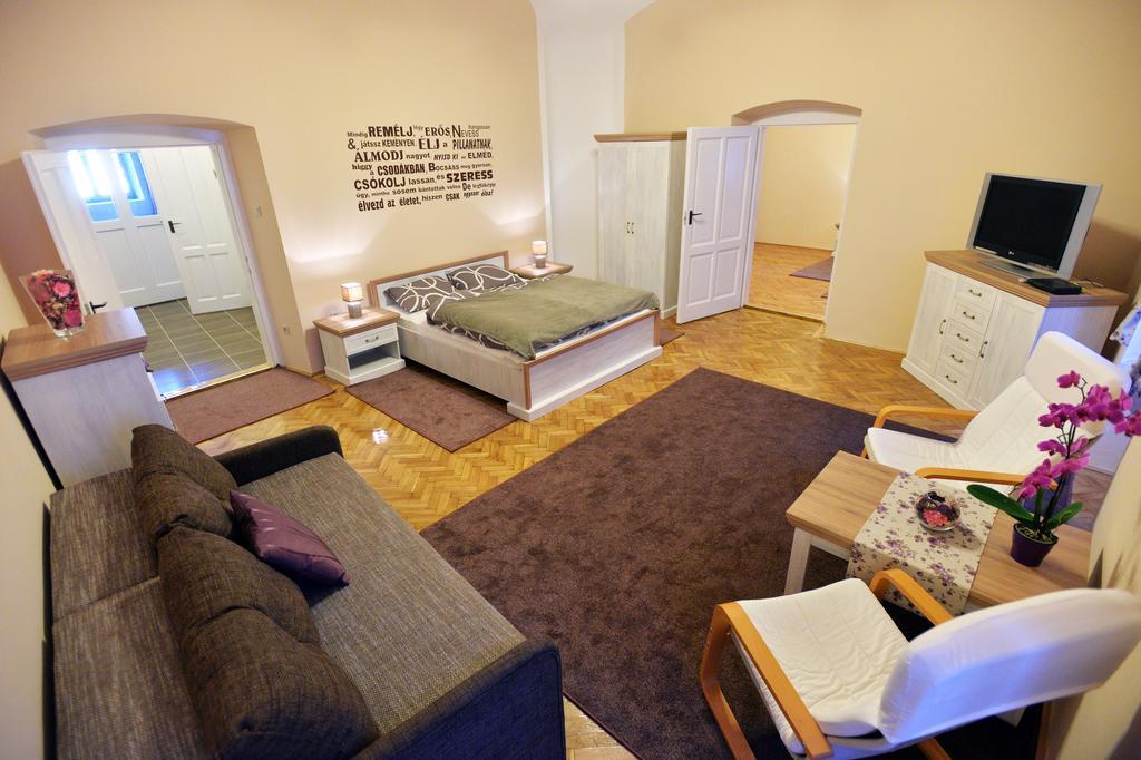 Foter Apartman Eger Zewnętrze zdjęcie