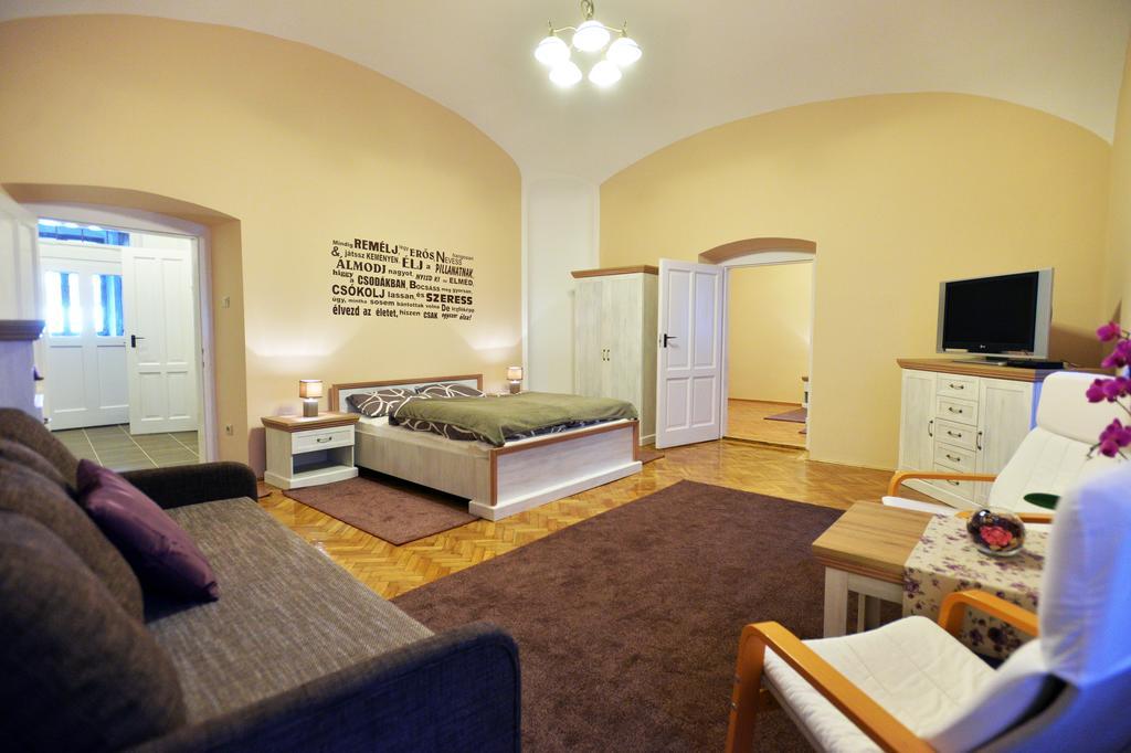 Foter Apartman Eger Zewnętrze zdjęcie